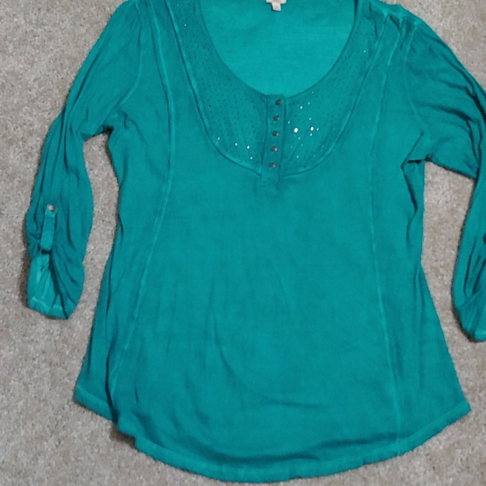 Adjustable sleeve ladies top